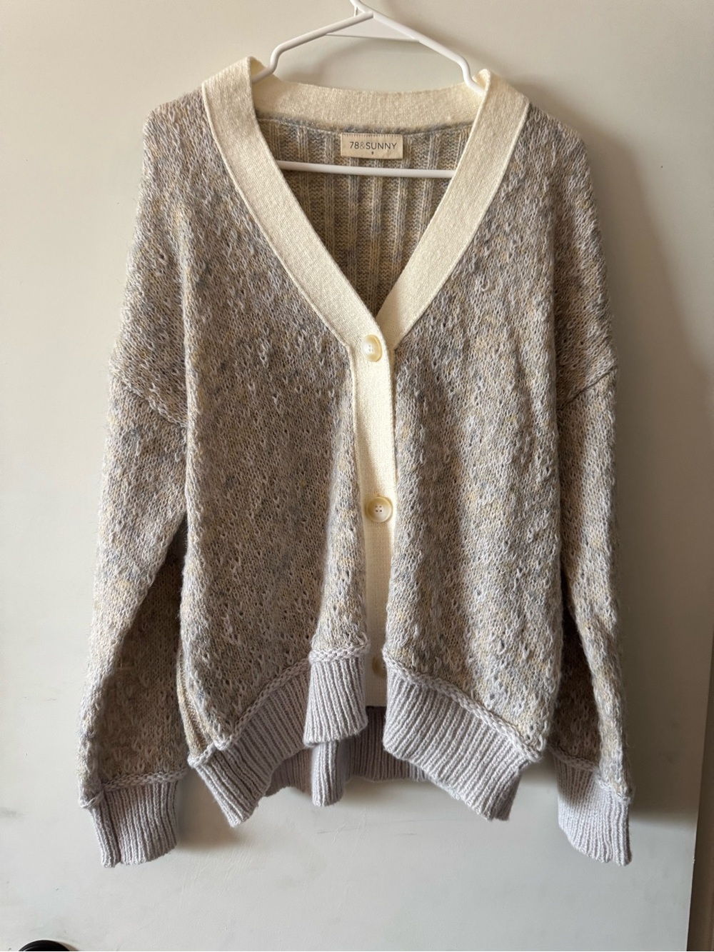 78&Sunny Cream-Trim Light Gray V-Neck Button Cardigan-small